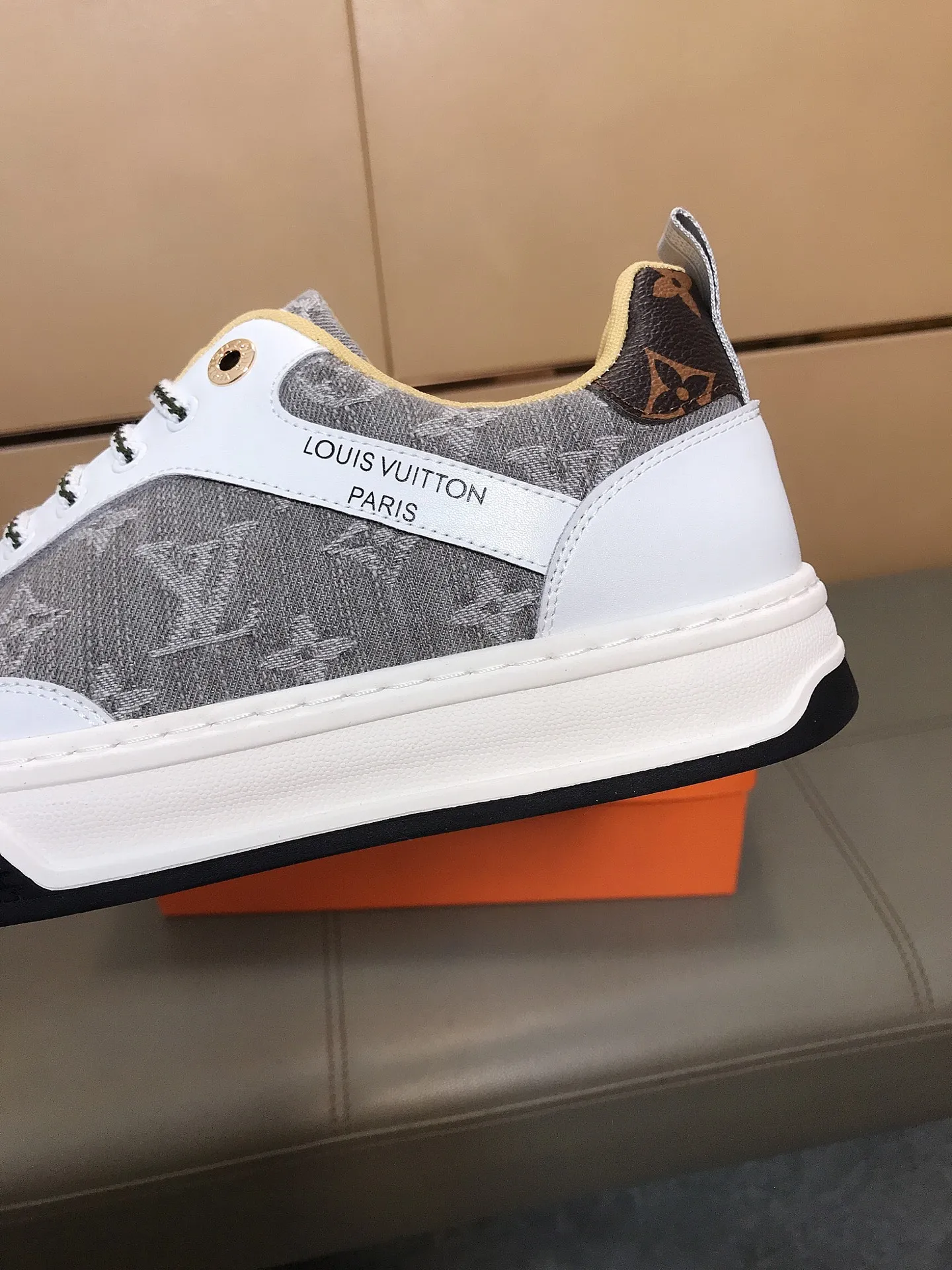 Ex-factory price 380🔥🆕Hot model [Louis Vuitton] LV🔝New Korean style casual men's shoes, high-end brand, the upper is made of Italian imported cowhide + brand printed fabric, and pigskin feet are made🔥, making walking more convenient and comfortable! Amazing work [color]! Create a fashionable personality to set off your uniqueness! A must-have for trendy men! Classic🔥Size: 38-44